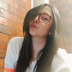 Meet your Posher, Claudia